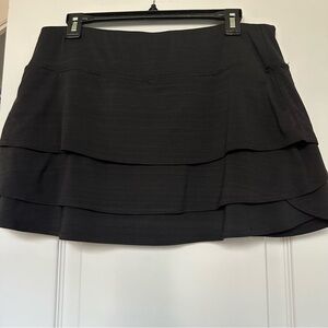 ATHLETA - black layered swing skirt with shorts underneath with deep pockets